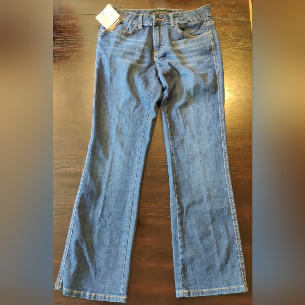 NWT Calvin Klein Jeans - Lean Bootcut - Blue - Slim Fit - Size 6